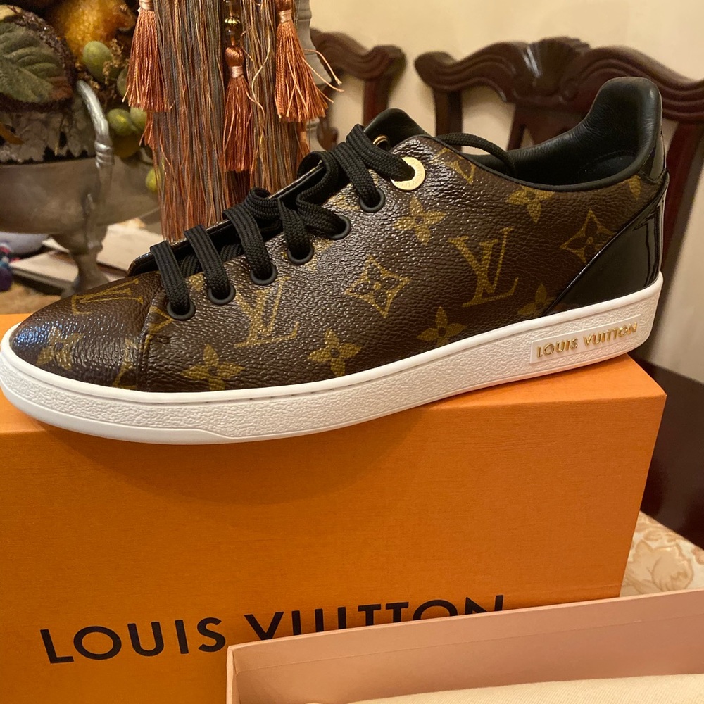 *NEW*Louis Vuitton Women Frontrow sneaker!!!